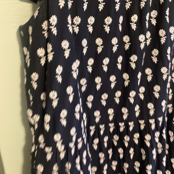 EUC J. Crew Navy Floral Dress Medium - Picture 2 of 12